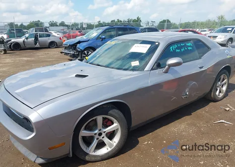 2013 Dodge Challenger Sxt z USA, uszkodzony, nr VIN 2C3CDYAG7DH675121